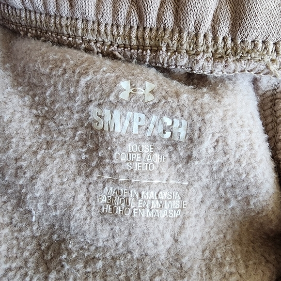 Under Armour UA Play Up 2-in 1 Essential Fleece Shorts Beige Women's Small S EUC - Picture 8 of 8